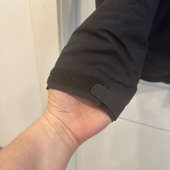 Arc'teryx Fission SV Winter Jacket - Picture 3 of 12